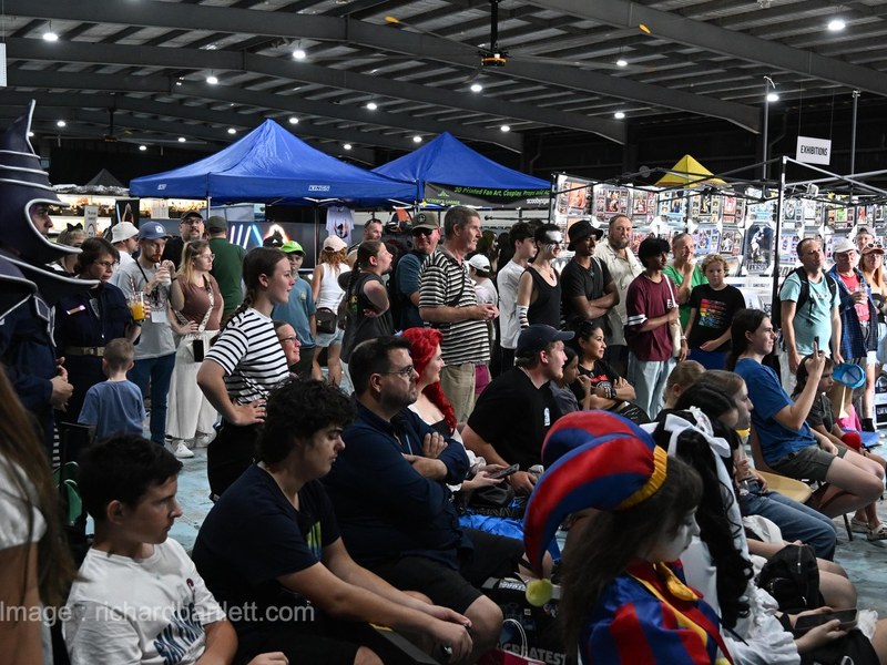 A packed crowd watching the Newy-Con stage